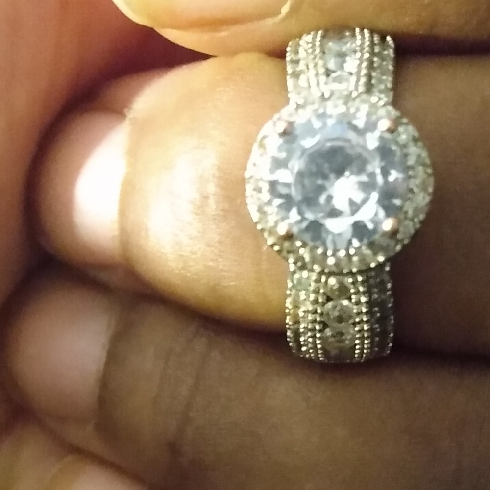 Ring - Picture 1 of 8